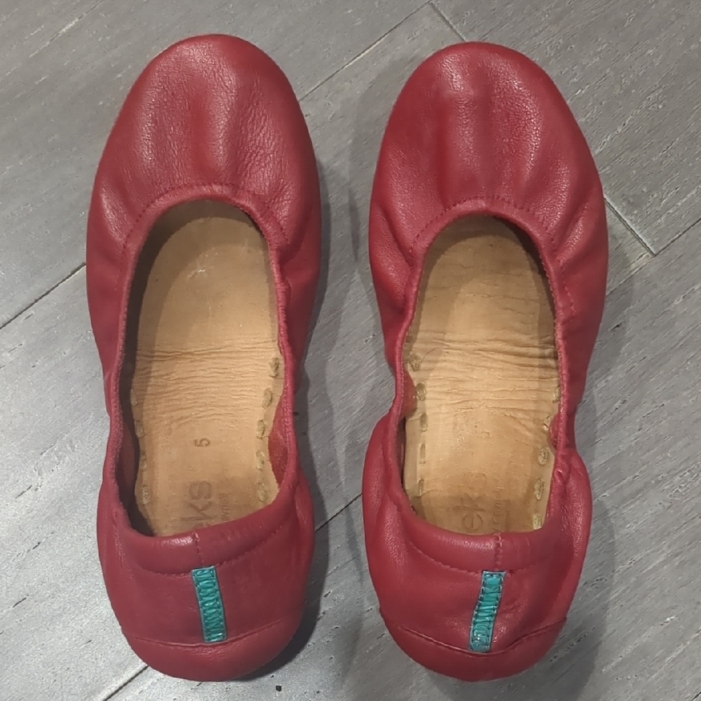Tieks Cardinal Red Leather Flats Size 5